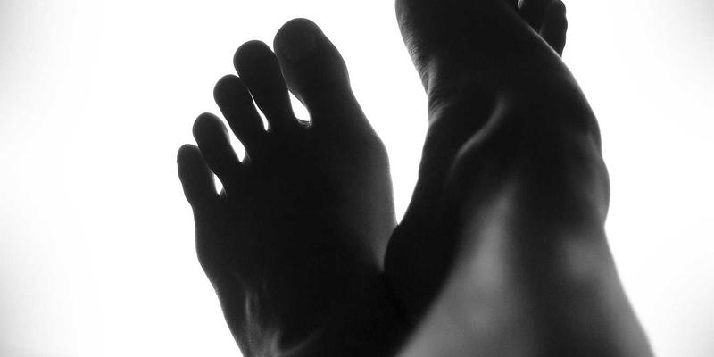 冬日童话新娘:5大保暖婚纱造型秘诀,让你在寒冬中绽放优雅光芒