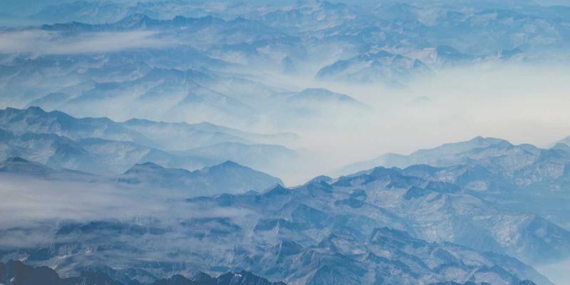 孕期新娘的完美嫁衣：兼顾舒适、安全与时尚的孕妇婚纱选择全攻略