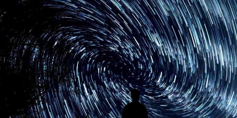 新娘礼服的隐形工程：不同内衣款式如何塑造完美婚纱廓形与选择技巧