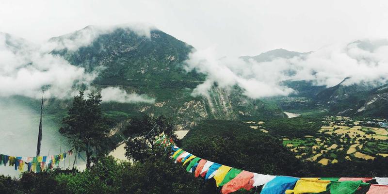 选对婚纱,成就完美婚礼:三大主流婚礼场景的礼服搭配全攻略