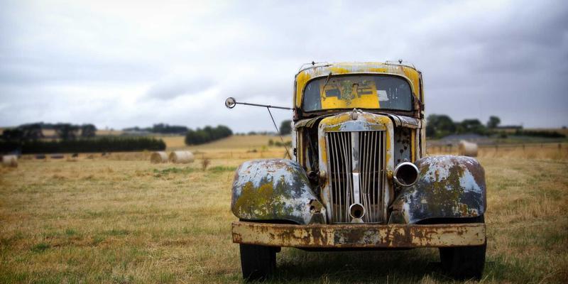 预算有限也能穿出梦幻感！新娘礼服购买、租赁与二手平台全攻略